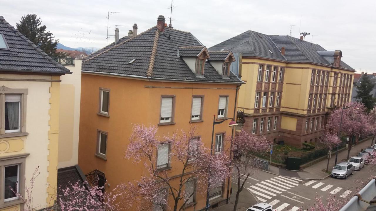 Gite Les Combles Du Bonheur Colmar Exterior photo